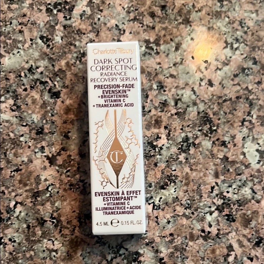 NWT: 4.5 ml Charlotte Tilbury Radiance Recovery Serum